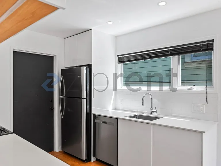 905 61st St #905 — Photo 13