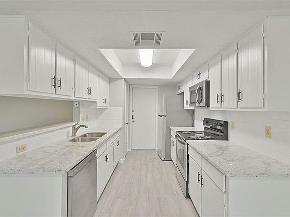 5th image of 12211 Crystalwood Drive