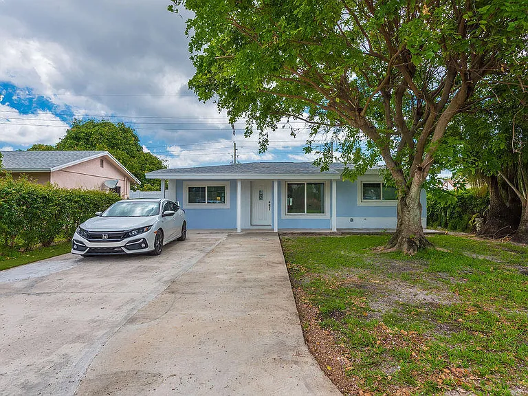 626 NW 7th St — Photo 3