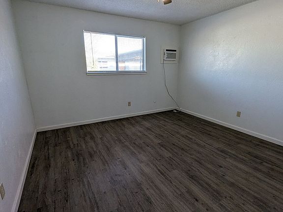 5th image of 360 S H St