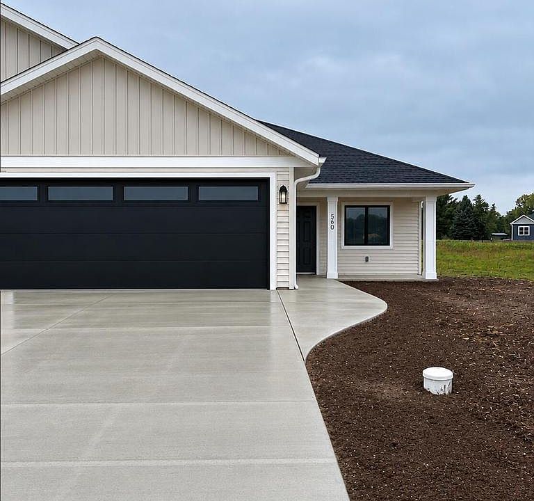 1st image of 560 Raybern COURT #17