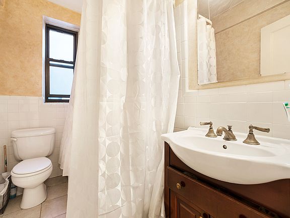 5th image of 303 E 37th St APT 4P