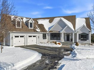 839 Wrights Crossing Rd, Pomfret Center, CT 06259