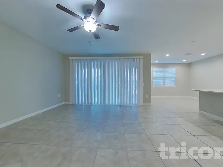 30361 W Crittenden Ln — Photo 3