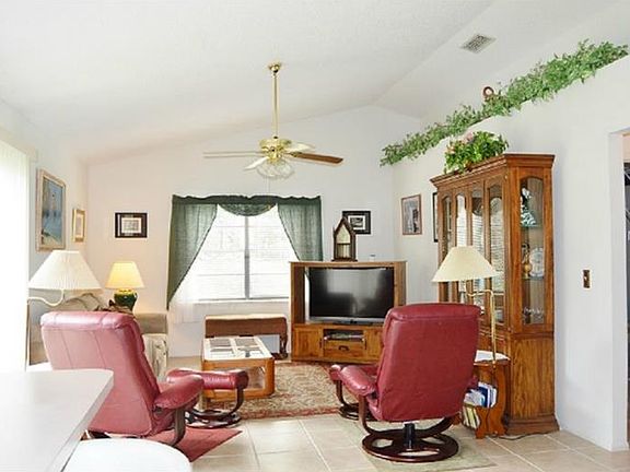5th image of 430 Howard Ave