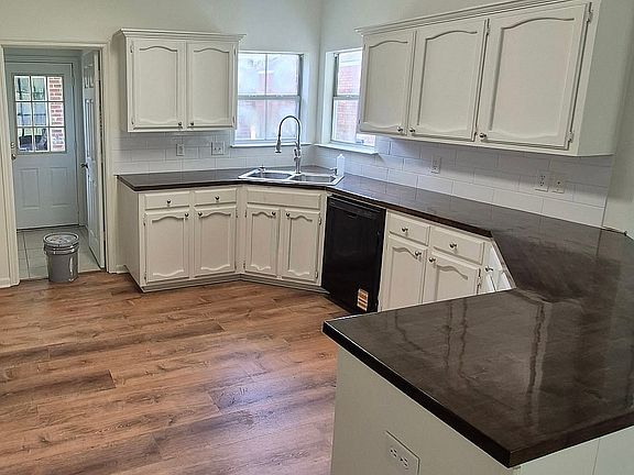 4th image of 9260 Alder Dr