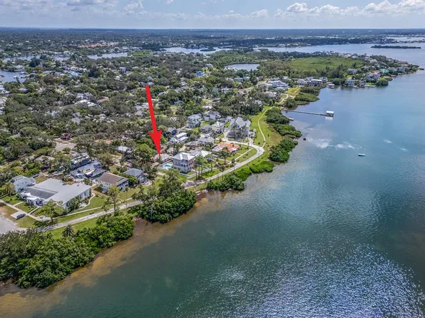 611 Pennsylvania Ave, Palm Harbor, FL 34683