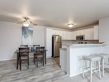 2BR, 2BA - Lower