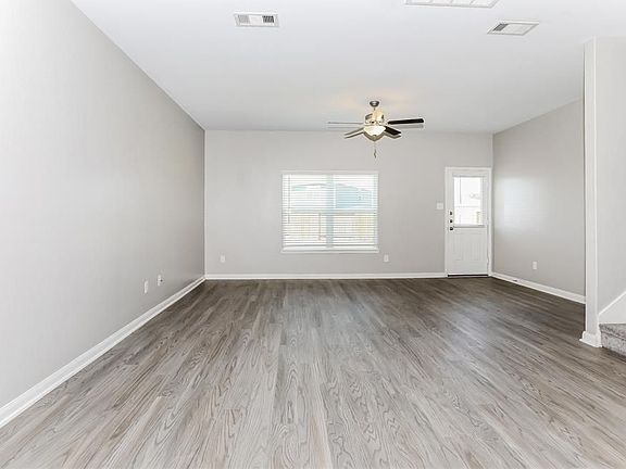 4th image of 26107 Hals Dr