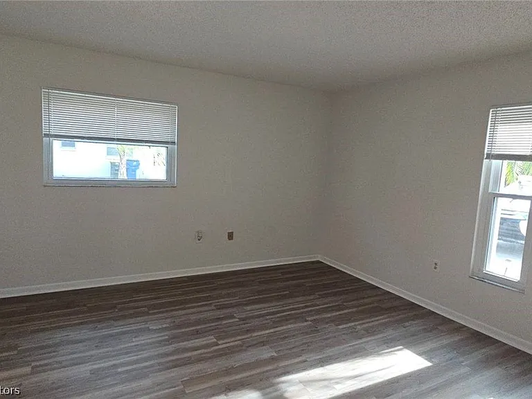 4018 Vilabella Dr — Photo 6