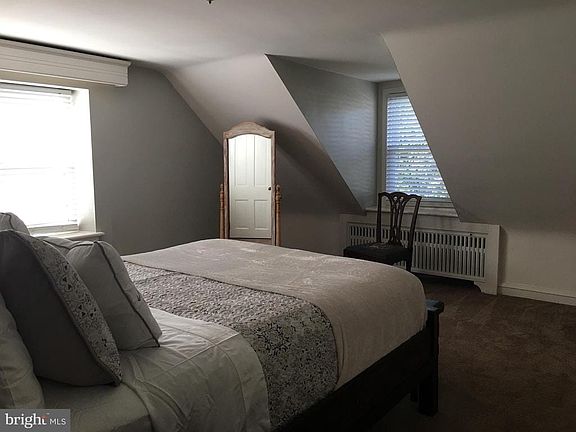 4th image of 57 W Hillcrest Ave