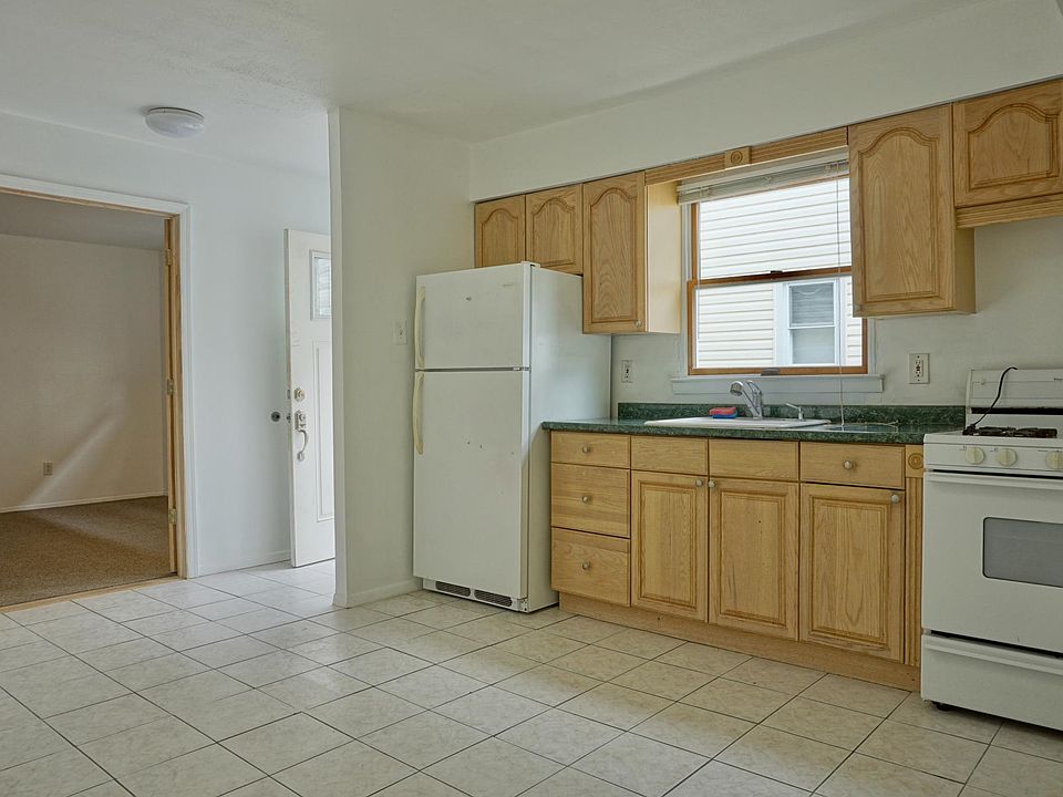 1st image of 33 Brunswick St Floor 1