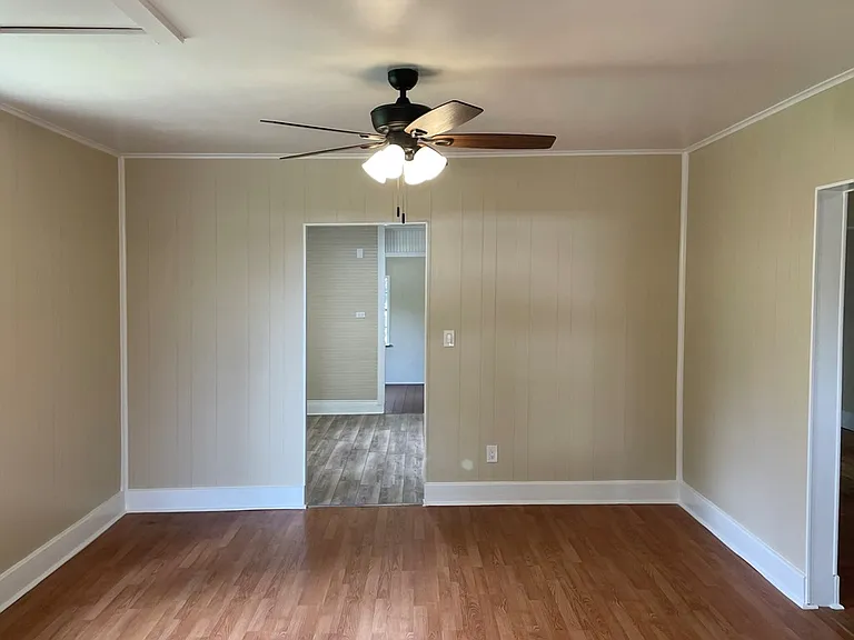 422 S Orange St — Photo 13
