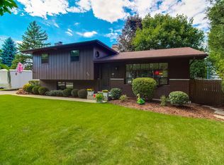 324 N Lincoln St, Westmont, IL 60559