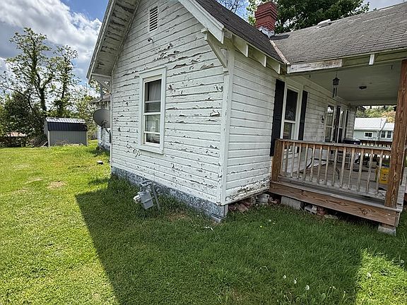 5th image of 130 Sycamore St
