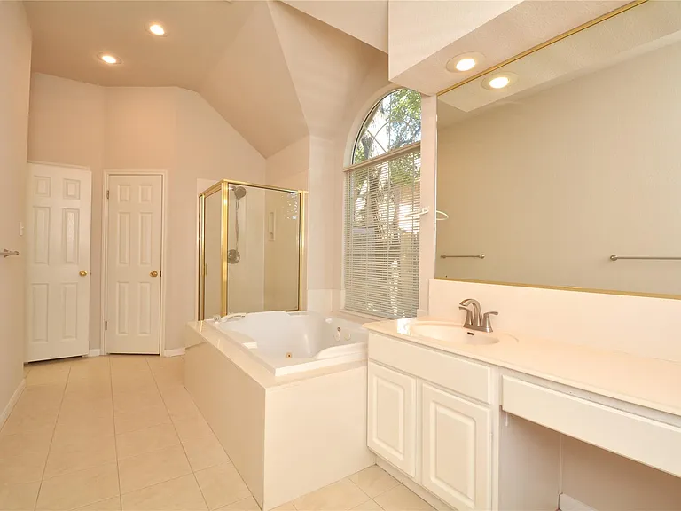 11509 Leon Grande Cv — Photo 20