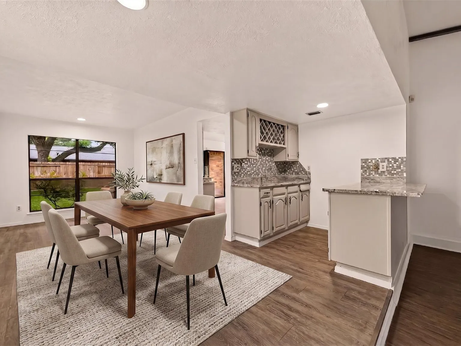3 bed, 2.0 bath, 1893 sqft, $2,000 — Photo 3