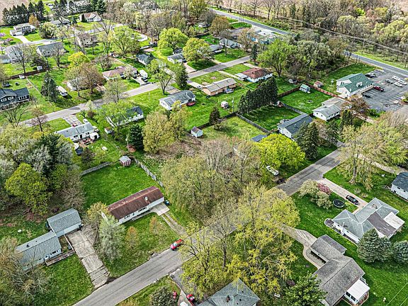 3rd image of E Tremblay Dr