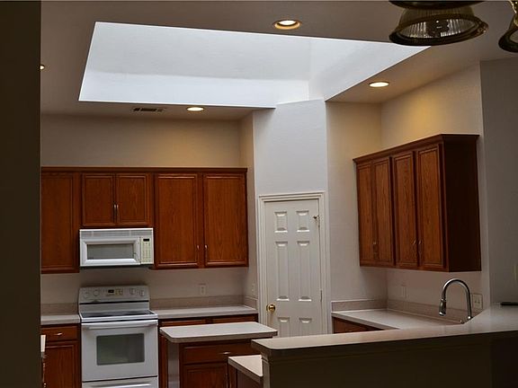 4th image of 602 Juniper Dr