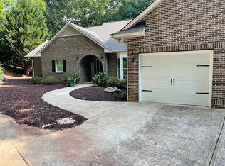 130 Laurel Ln, Townville, SC 29689