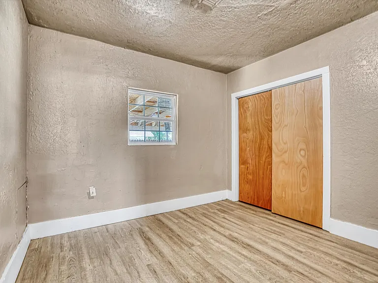 1508 N Crain St — Photo 9