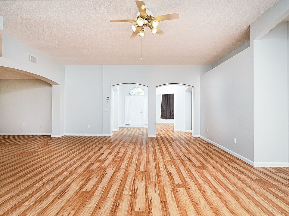 1st image of 16 Fernmeadow Ln
