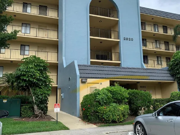 2820 Tennis Club Dr, West Palm Beach, FL 33417