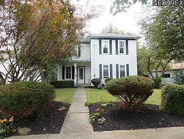 589 N Portage St photo 1