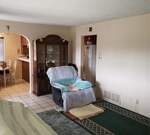 3rd image of 1521 E Grant St