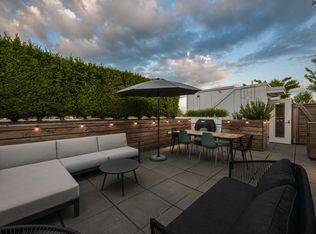 2508 Fraser St #406, Vancouver, BC V5T3T8
