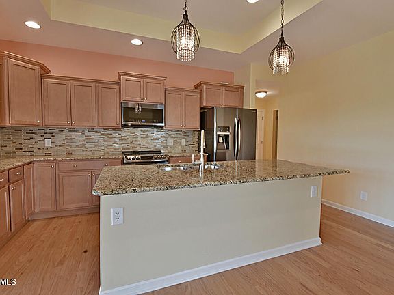 5th image of 942 Pryse Farm Blvd