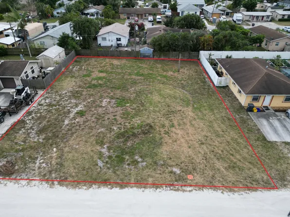 4920 Biscayne Drive, Lake Worth, FL 33463