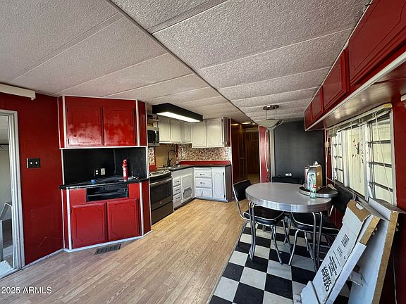 3rd image of 227 E SAGUARO Drive