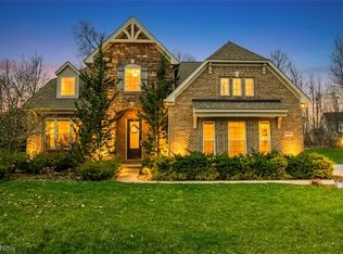 9403 Grace Dr, Twinsburg, OH