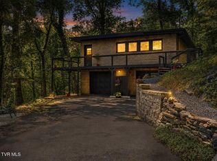 2 Wanee Ct, Johnson City, TN 37601