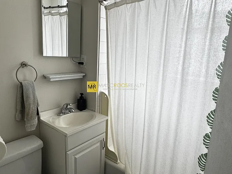 78 Summer St #2L — Photo 6