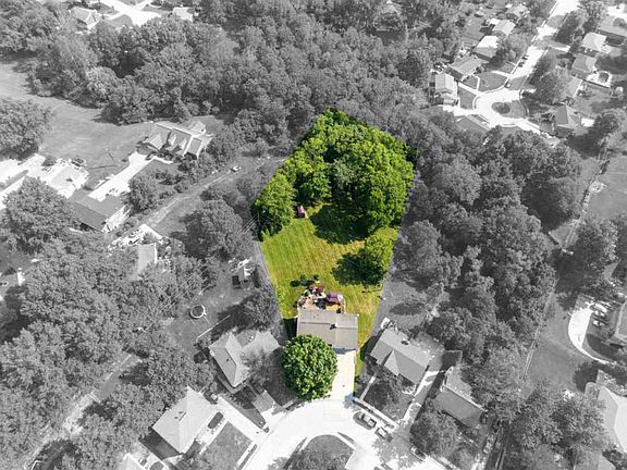 4th image of 3110 Royal Windsor Dr