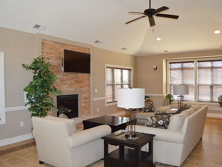 Limestone Creek Apartment Homes — Photo 35