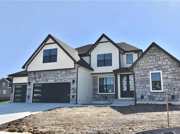 7624 N Tullis Ave, Kansas City, MO 64158