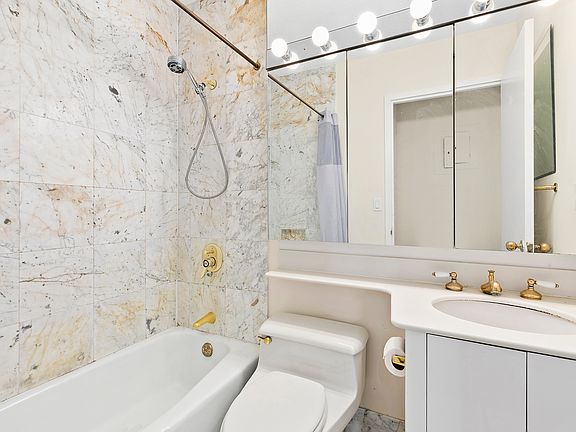 4th image of 127 E 30th St APT 15C