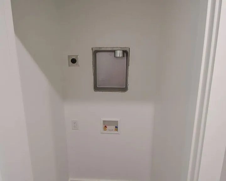 772 S Locust Ave — Photo 23