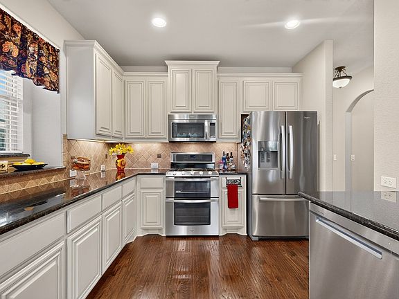 4th image of 4177 Stonebriar Trl