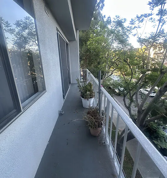 100 S Doheny Dr #213 — Photo 24