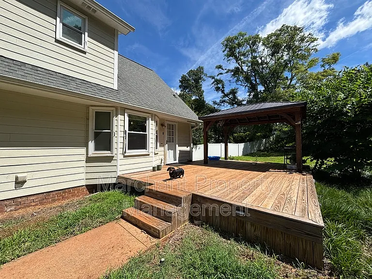 208 Frances Cannon Dr — Photo 7