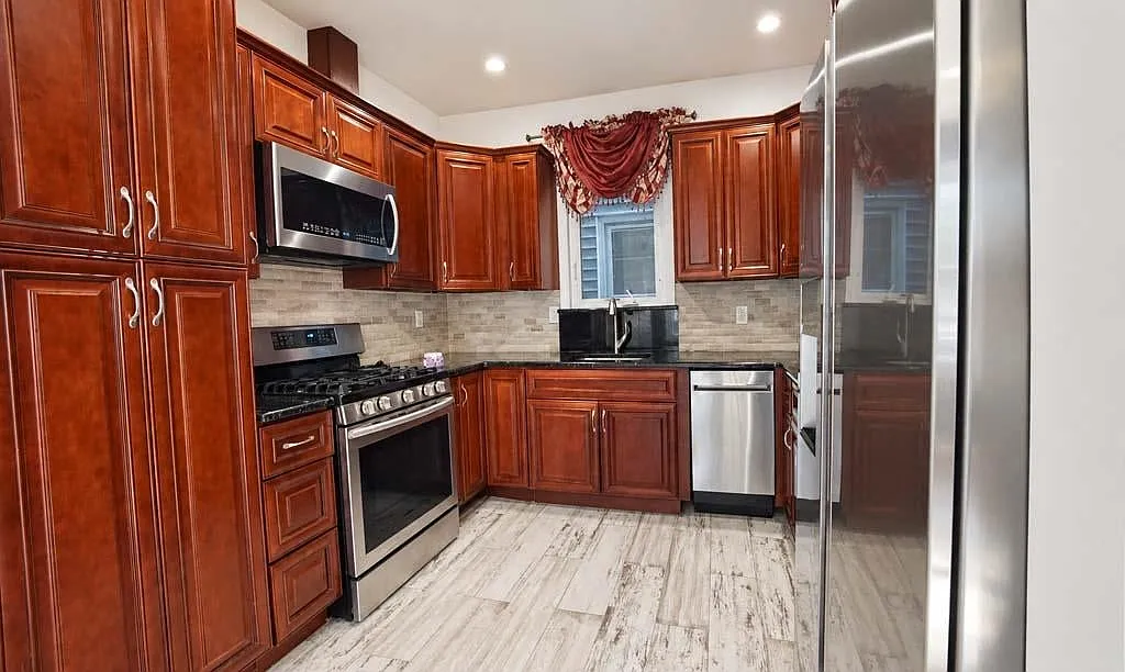 3 bed, 2.0 bath, $2,900 — Photo 4