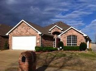 5733 Indian Hill Dr, Arlington, TX 76018
