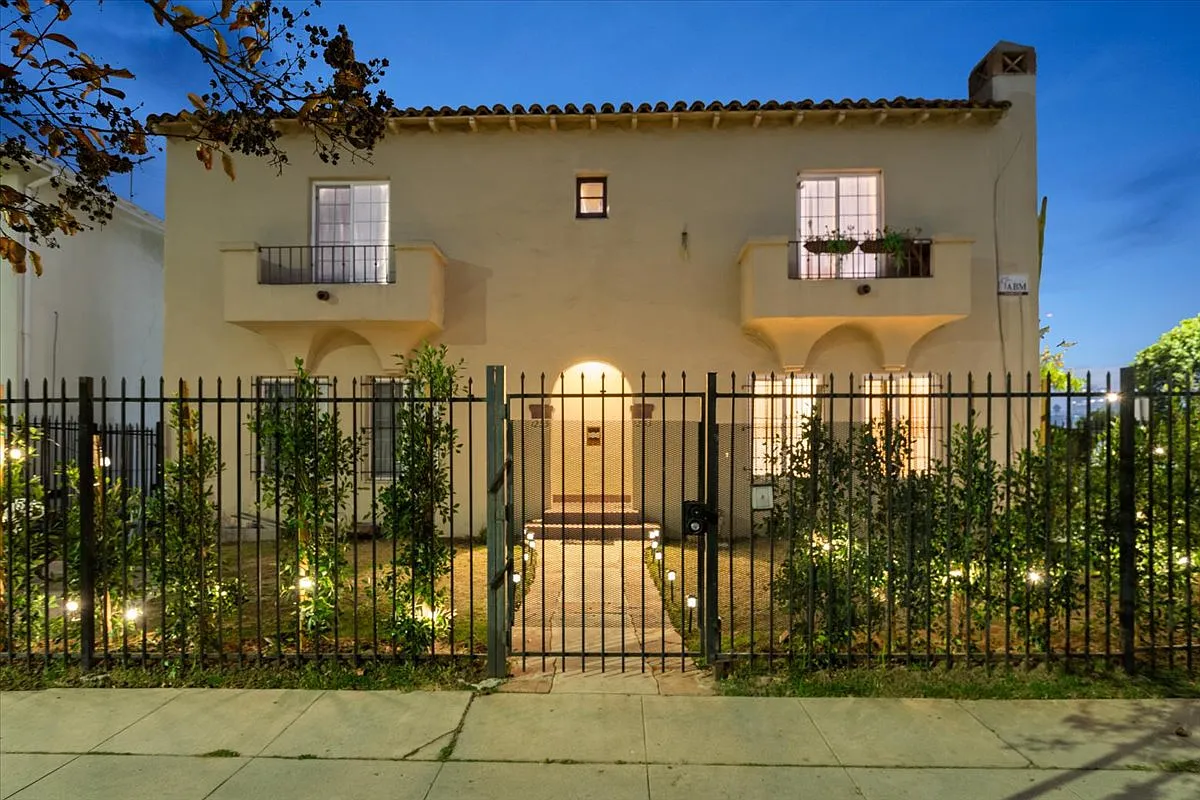 1 bed, 732 sqft, $2,150 — Photo 2