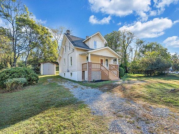 3rd image of 2141 Hollins Rd NE