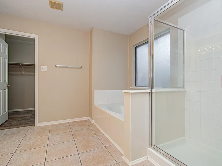 24203 Emory Green St — Photo 32