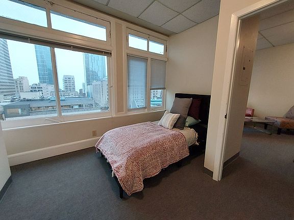 4th image of 523 Pine St APT 1003